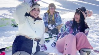 326EVA-129 JD who picked up on the slope is an unequaled sex monster with sexual desire MAX While exposing her face to A she screams and screams and cums inside her lewd daughter This is chased with a big dick