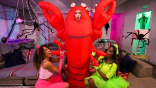 FilthyKings Naomi Foxxx Skyla Sun Cosplayin Stepmom In Unexpected Threesome 29 10 2022