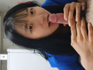 AMA-128 清纯大学生美女白衣短裙约到酒店,白皙性感娇躯甜甜容颜抱紧挑逗亲吻