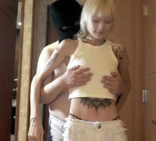 FC2PPV 4754720 Shocking Footage From Her First Post-Retirement Actress! Alternating Sex With A Big White Cock In A Roulette Game, Creampie Finish Part 1